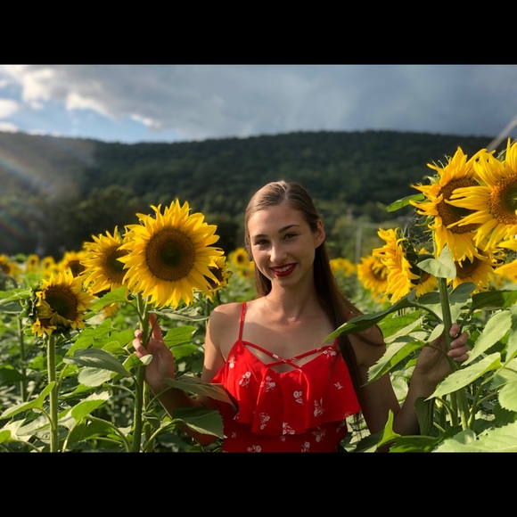 Meet your Posher, Elizabeth - Picture 1 of 1